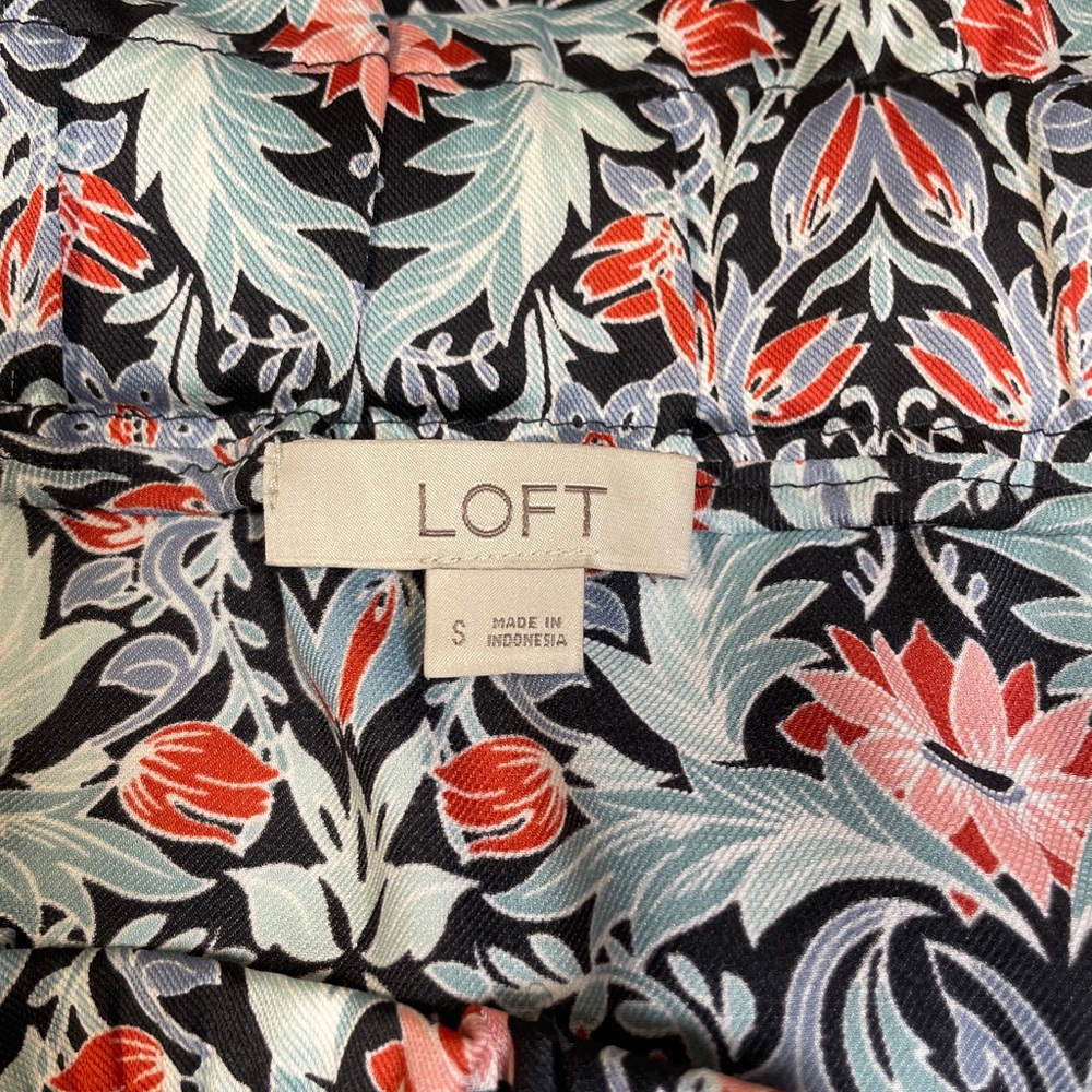 LOFT Floral Faux Wrap Skirt Blue, Pink, Mint Green Patterned, Size Small - Picture 5 of 6